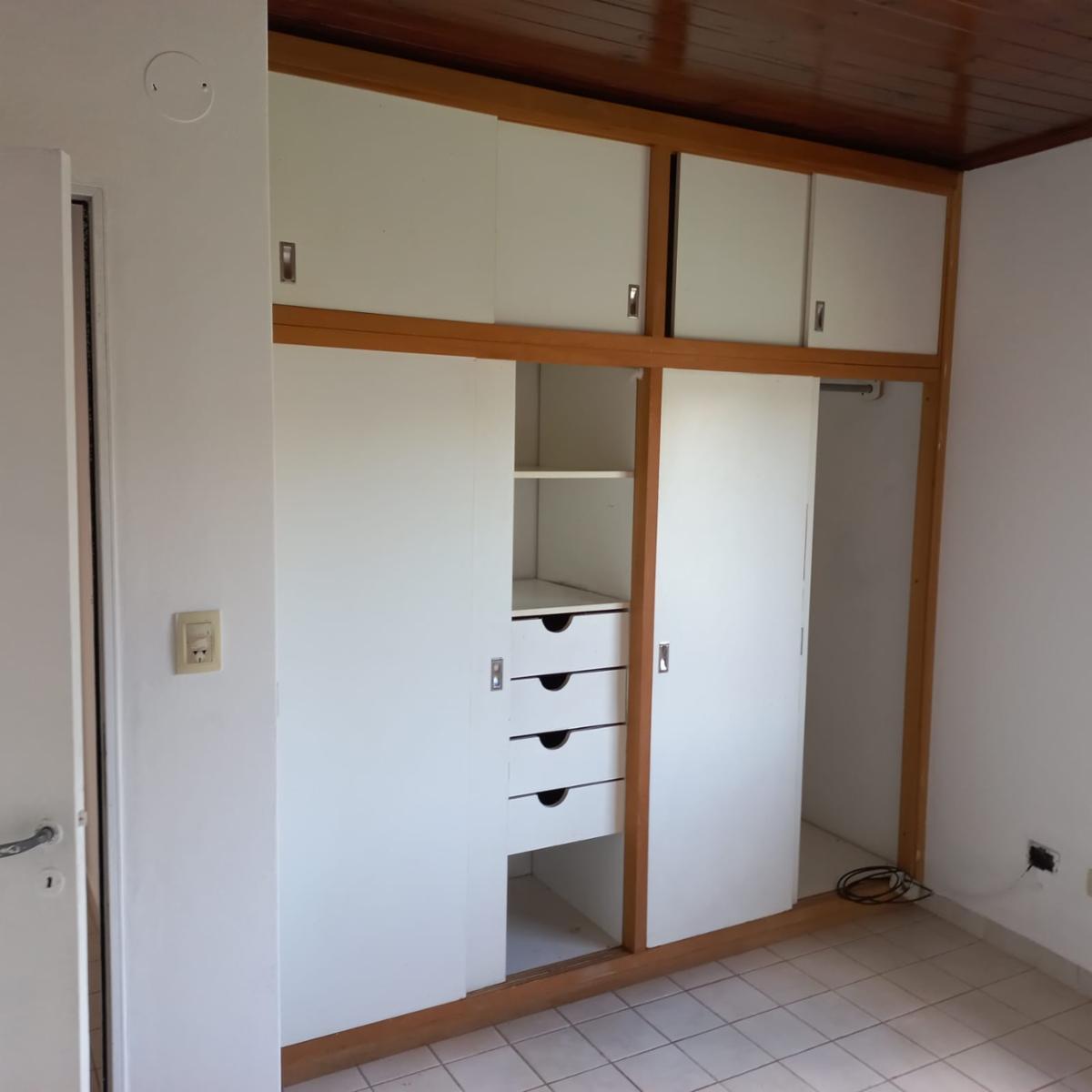 GUIDEK STASIUK PROPIEDADES ALQUILA AMPLIO DEPARTAMENTO ZONA CENTRO - 1
