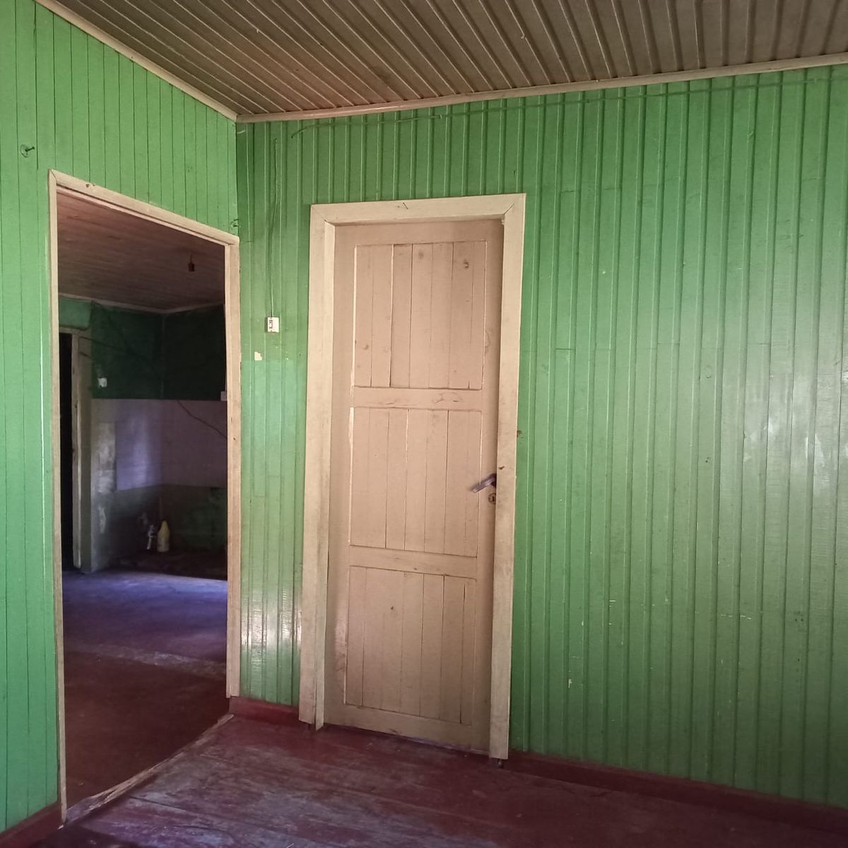 GUIDEK STASIUK PROPIEDADES VENDE TERRENO CON CASA DE MADERA — foto 4