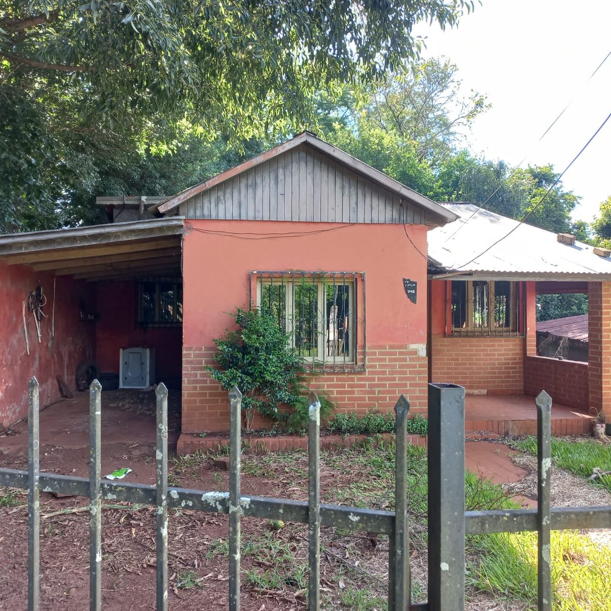 GUIDEK STASIUK PROPIEDADES VENDE CASA DE MATERIAL