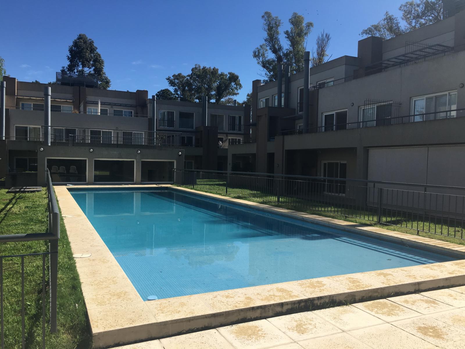 EXCELENTE 2 AMBIENTES EN VENTA. CONDOMINIO HARMONY. PILAR — foto 2
