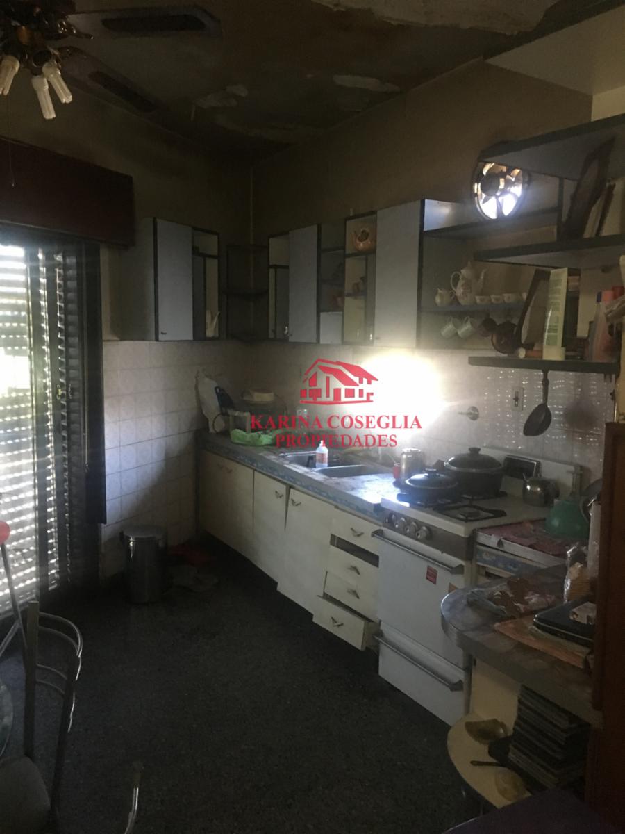 CASA CON LOCALES EN VENTA . JOSE C PAZ - 14