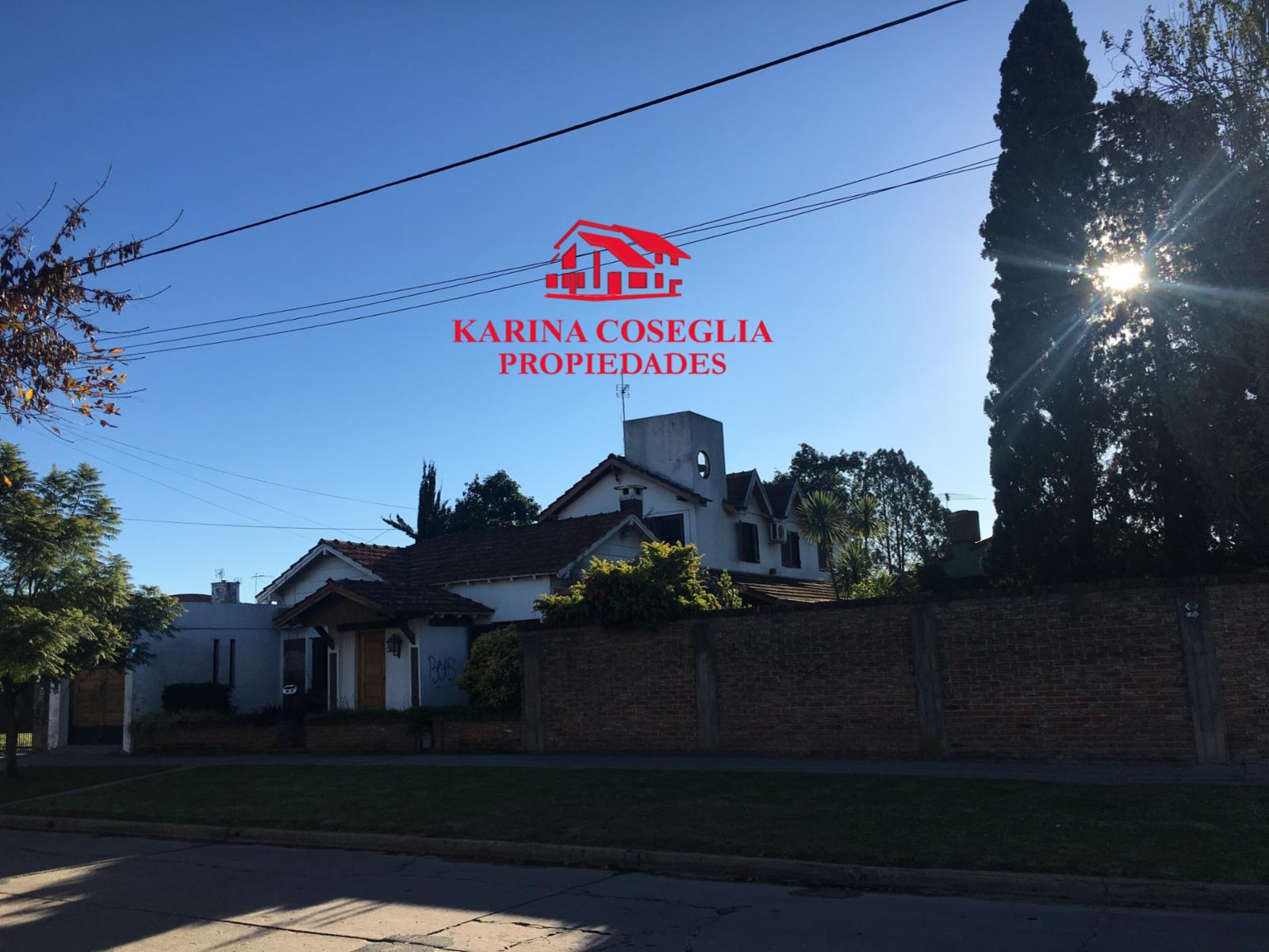 CASA EN VENTA 5 AMBIENTES EN BELLA VISTA