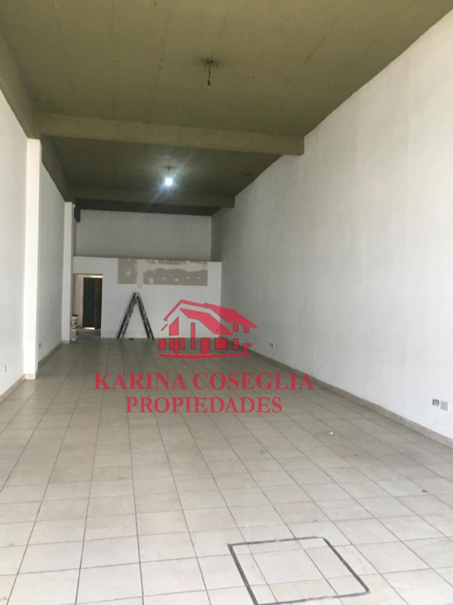 LOCAL EN VENTA SOBRE 197 .JOSE C PAZ - 2