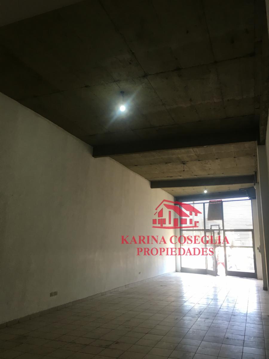 LOCAL EN VENTA SOBRE 197 .JOSE C PAZ - 5