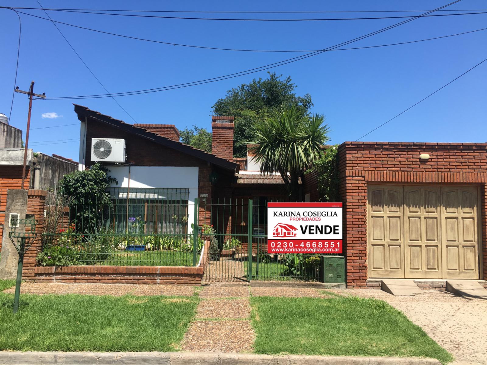 VENTA CASA DE 5 AMBIENTES .PILAR