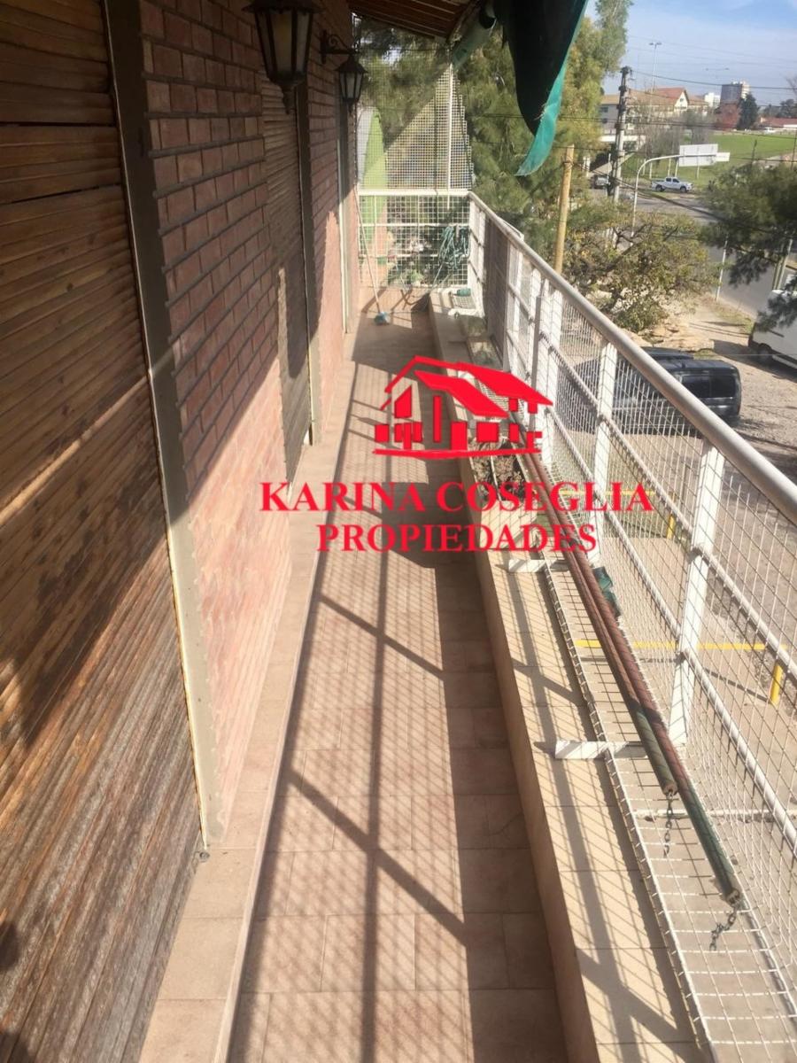 VENTA -Galpón + Vivienda + Lote. PILAR - 25
