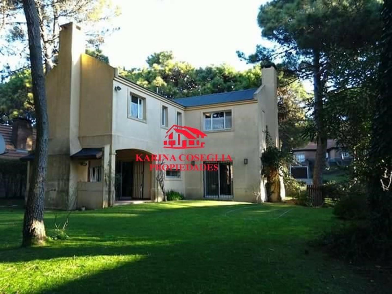 Venta de Casa 4 AMBIENTES en Pinamar.