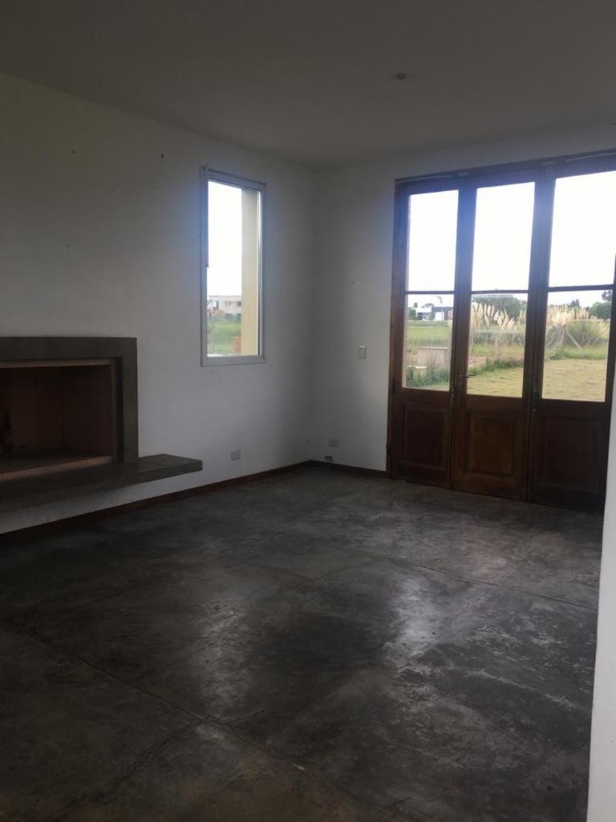 CASA EN SEBASTIÁN , AREA 1 , SE ALQUILA - 3