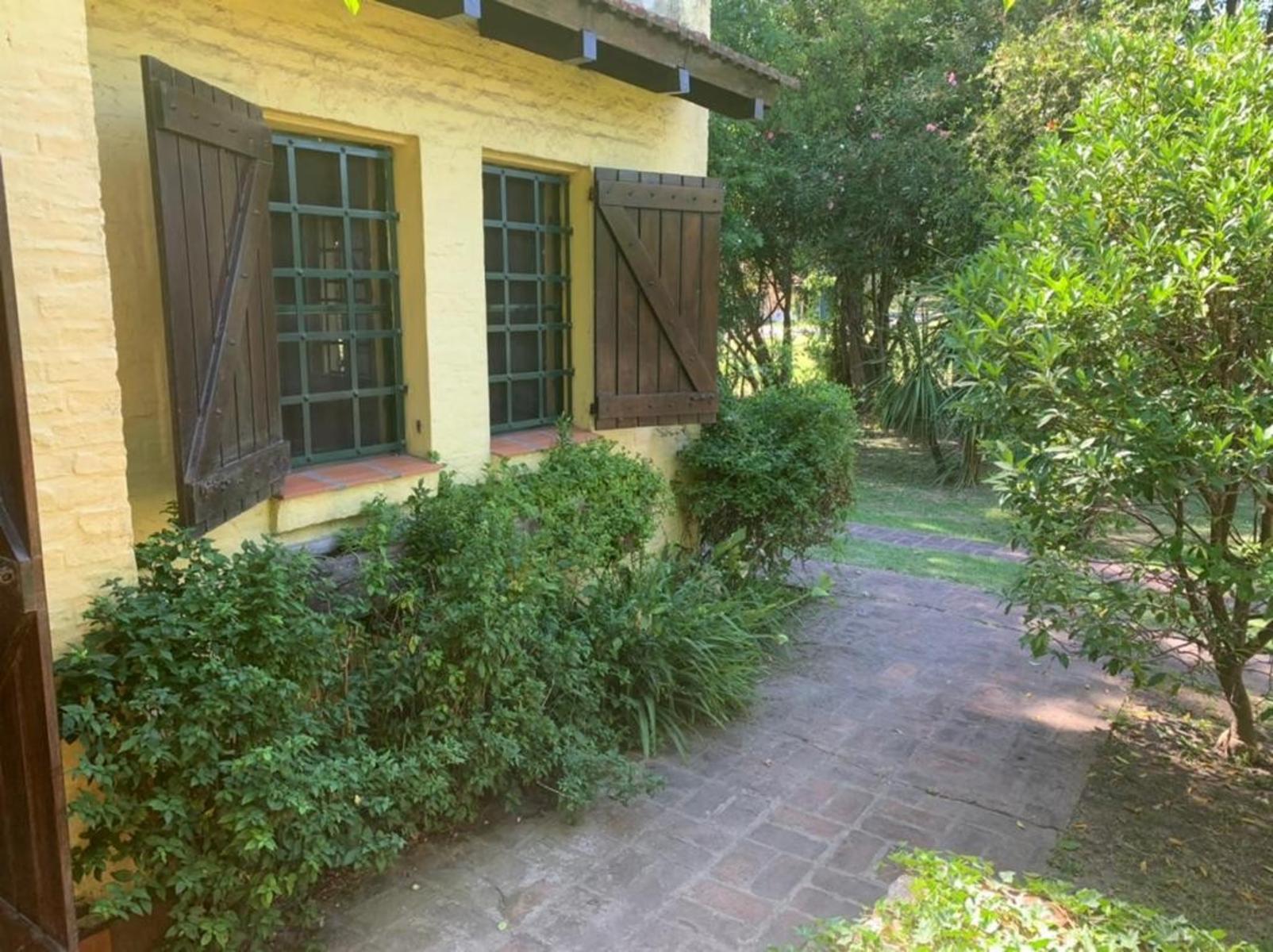CASA EN VENTA , COUNTRY CHAMPAGNAT , PILAR