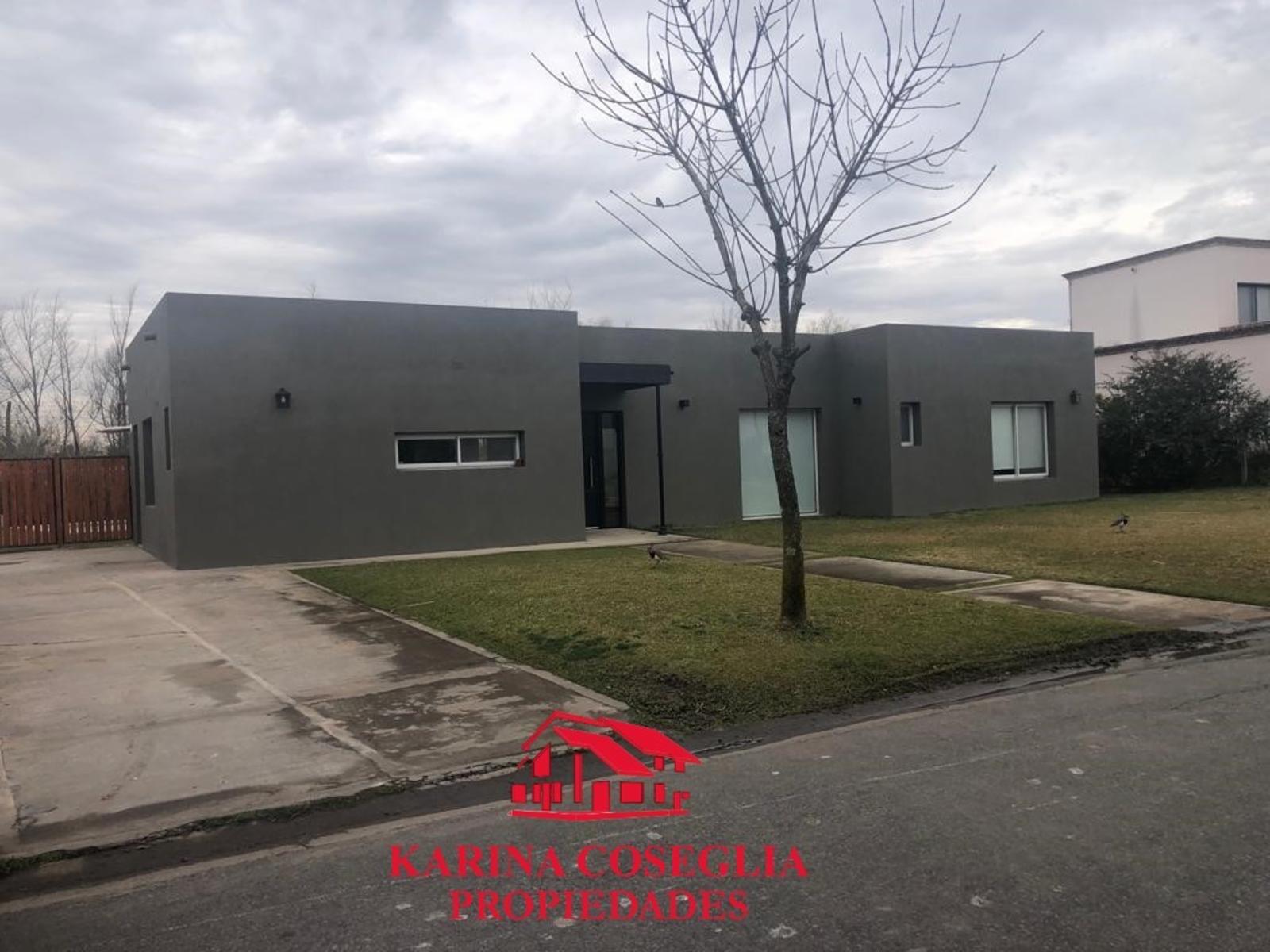 CASA CON PILETA, EN UNA PLANTA , BARRIO CERRADO BARBARITA .
