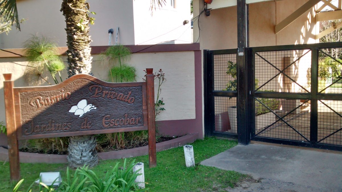 VENTA DE DUPLEX EN BARRIO PRIVADO JARDINES DE ESCOBAR — foto 2