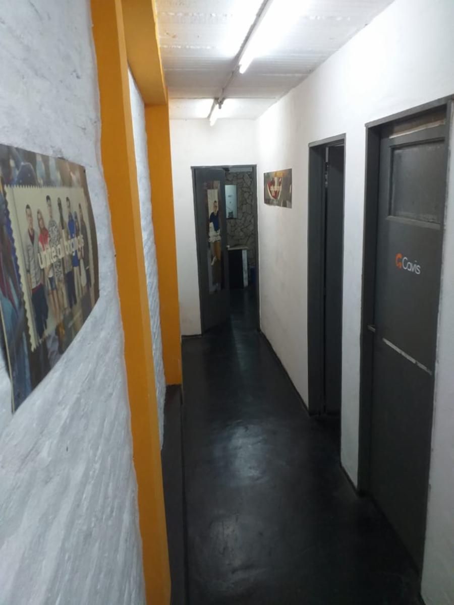 EXCELENTE PROPIEDAD EN VENTA CON FONDO DE COMERCIO DESTINO GIMNASIO EN CASTELAR — foto 5