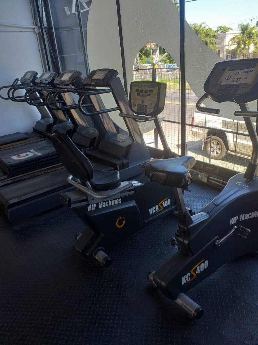 EXCELENTE PROPIEDAD EN VENTA CON FONDO DE COMERCIO DESTINO GIMNASIO EN CASTELAR — foto 8
