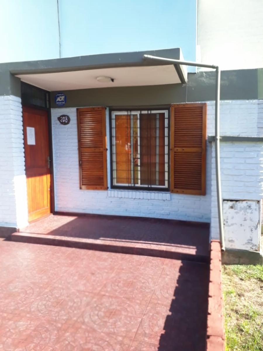 CASA DE 3 AMBIENTES BARRIO LUZ Y FUERZA MORON SUR — foto 8