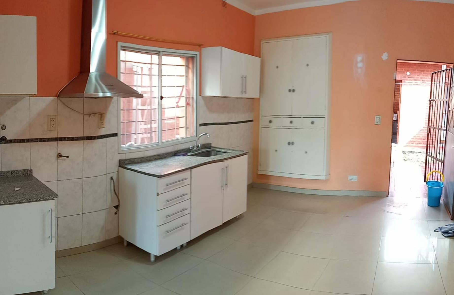 CASA AMERICANA DE 3 AMBIENTES MORÓN SUR — foto 2