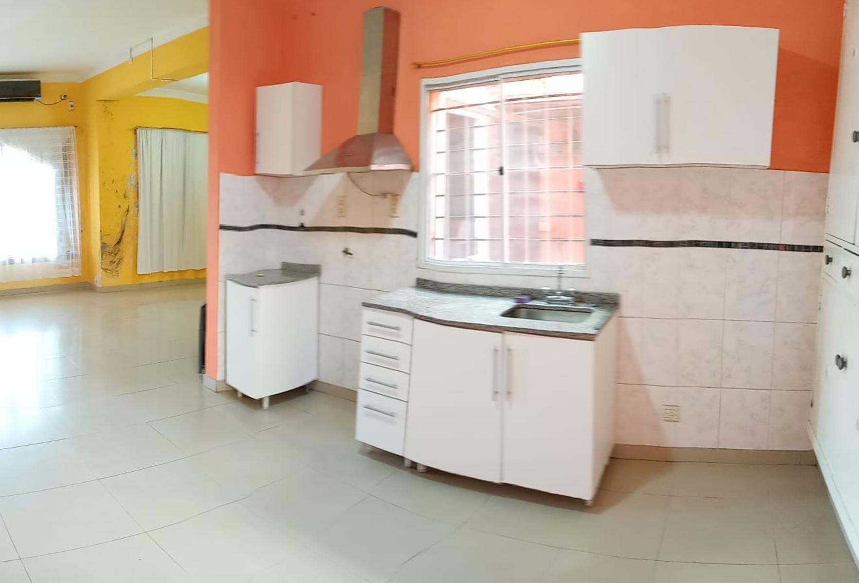 CASA AMERICANA DE 3 AMBIENTES MORÓN SUR — foto 4