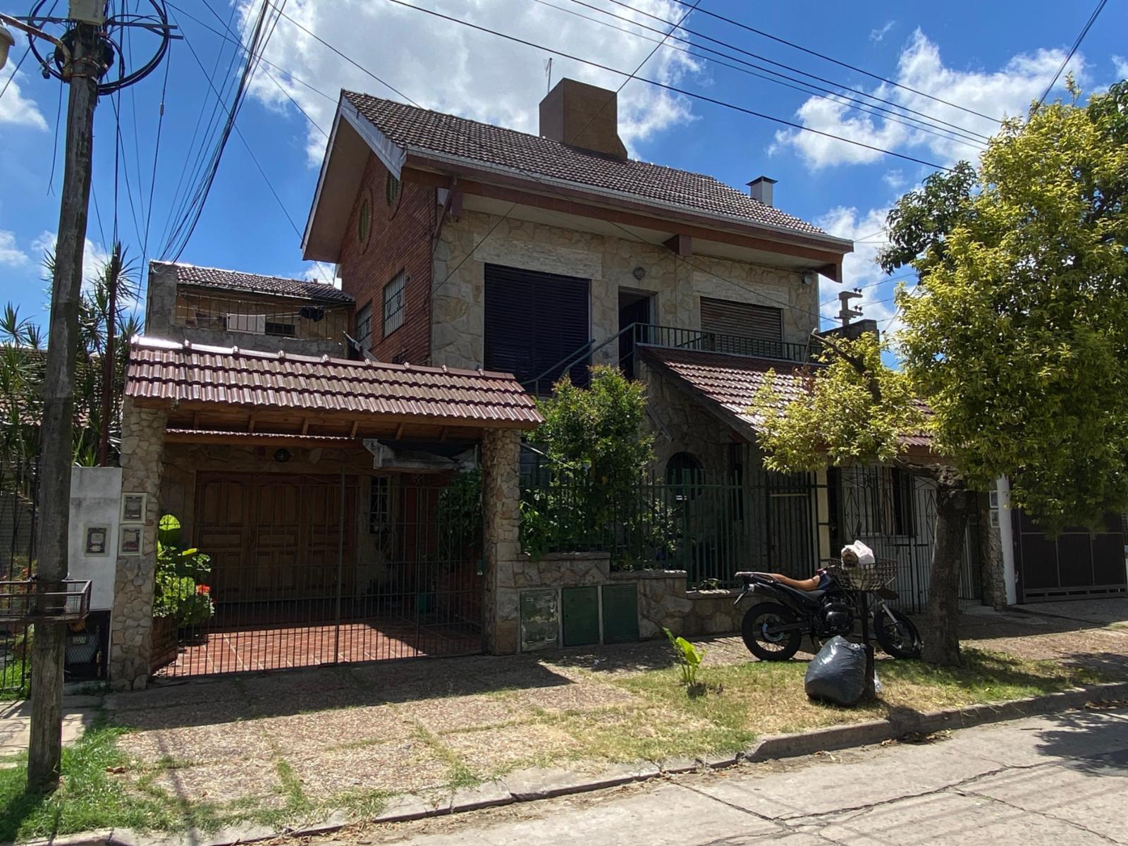 VENTA CHALET EN DOS PLANTAS EN MORÓN SUR — foto 4