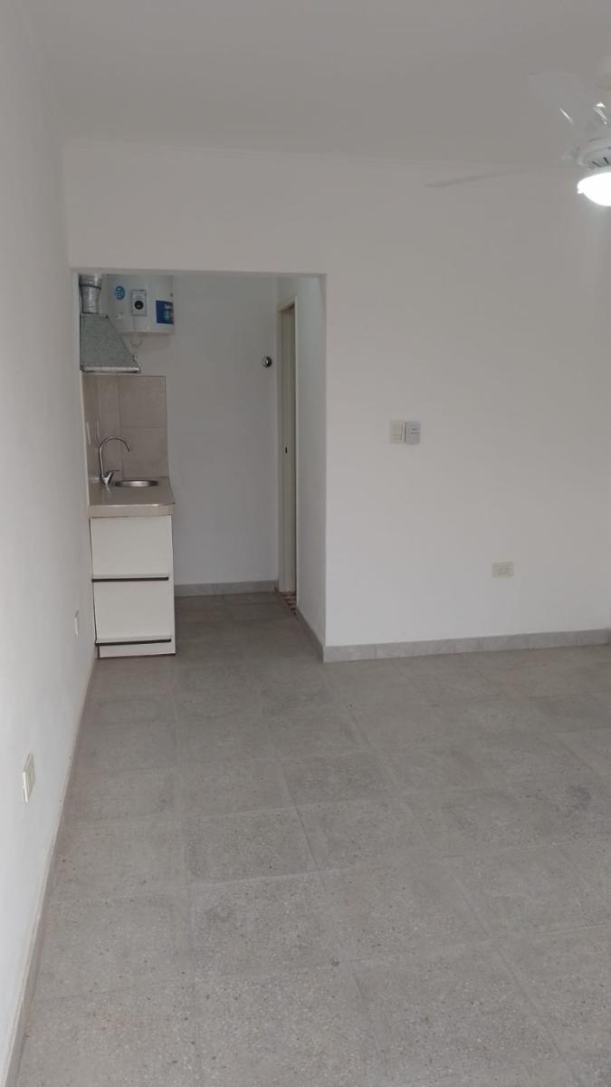 ALQUILER - MONOAMBIENTE - MORON - 5