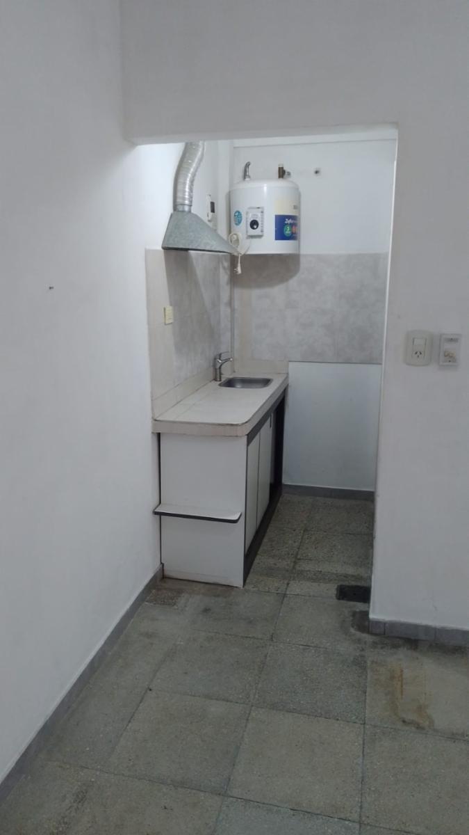 ALQUILER - MONOAMBIENTE - MORON - 23