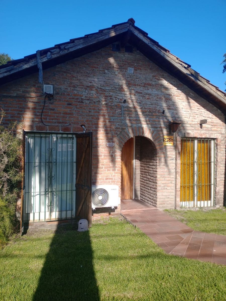 VENTA - Excelente lote de 17 x 42 - Ideal 2 familias CASTELAR NORTE — foto 2