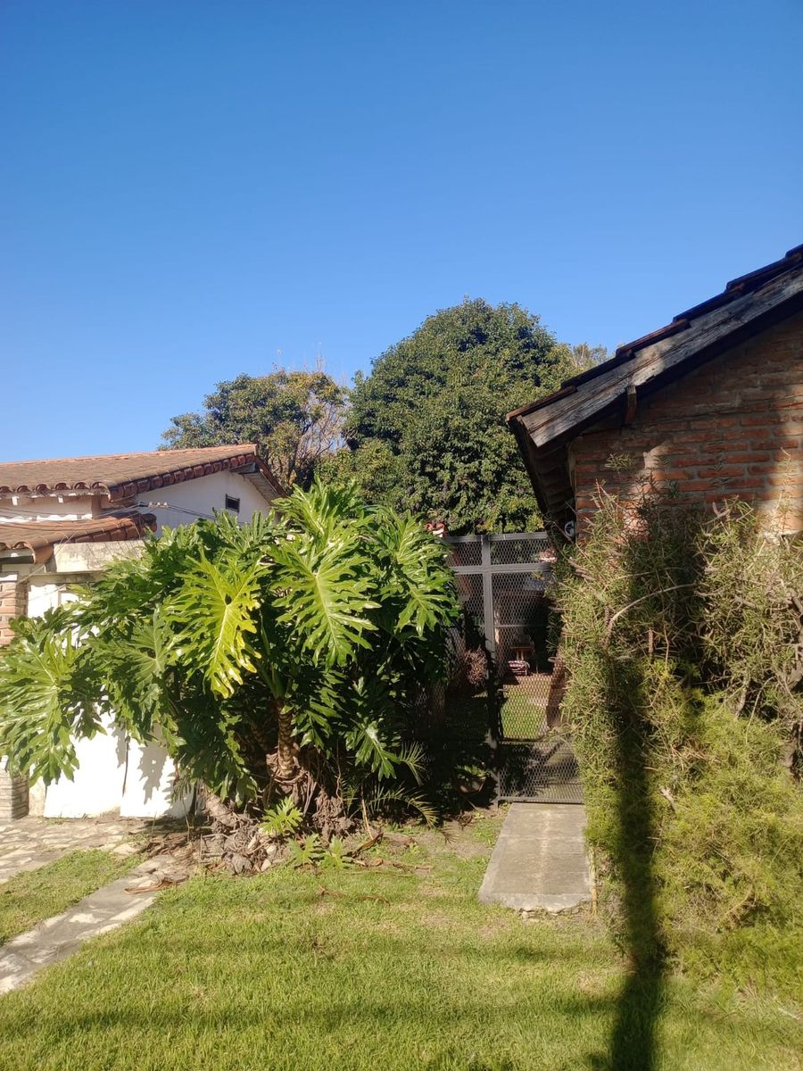VENTA - Excelente lote de 17 x 42 - Ideal 2 familias CASTELAR NORTE — foto 3