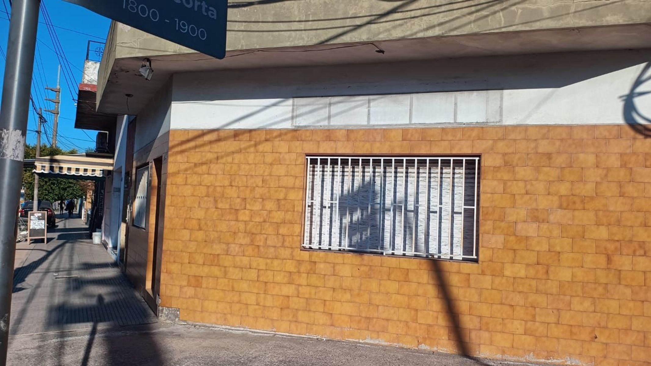 ALQUILER - CONSULTORIO/ OFICINA - MORON - 2