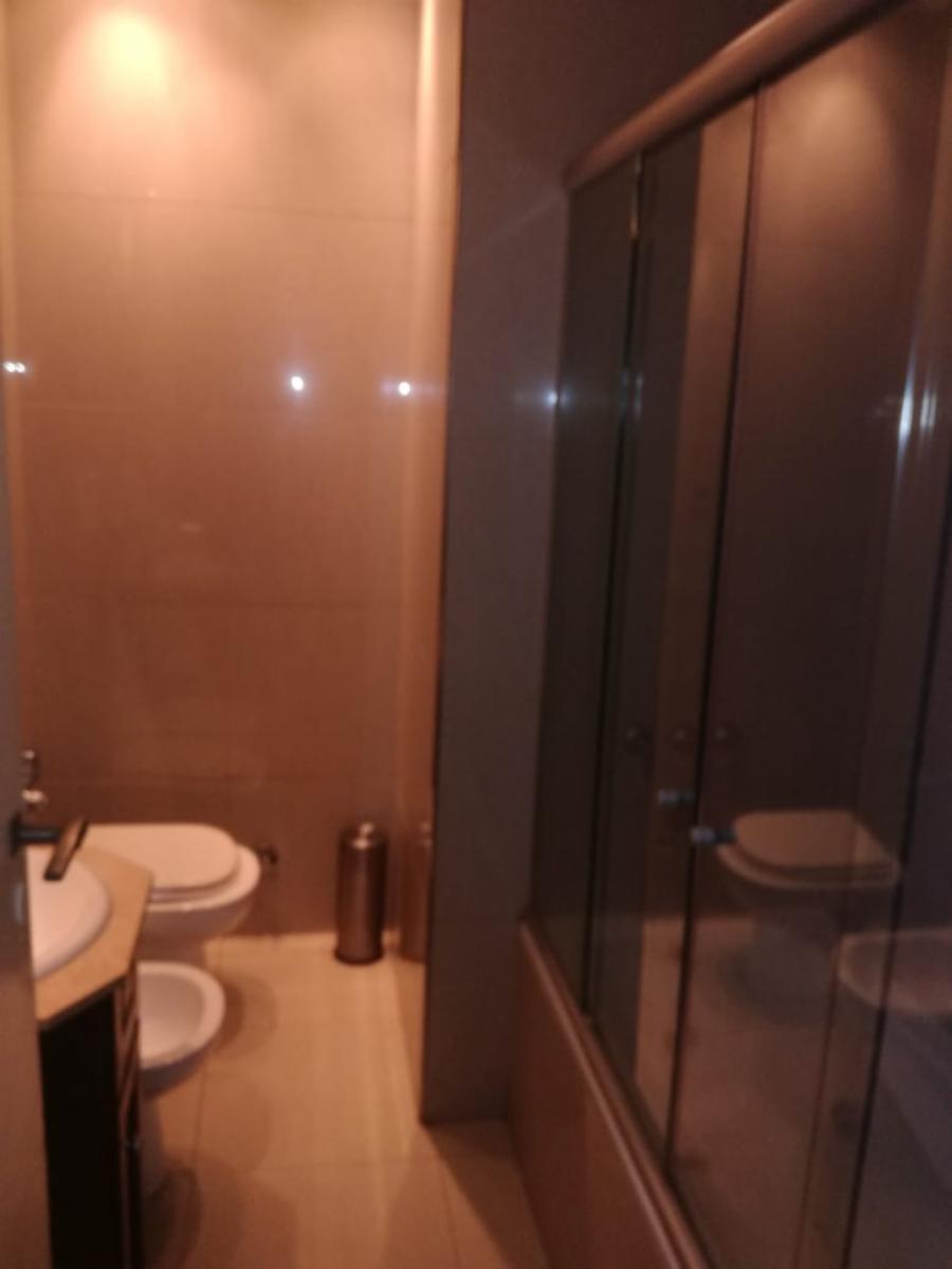 4 Ambientes frente 2 baños completos-1 bañera, otro con ducha, Cocina Comedor de Concepto abierto MB. — foto 8