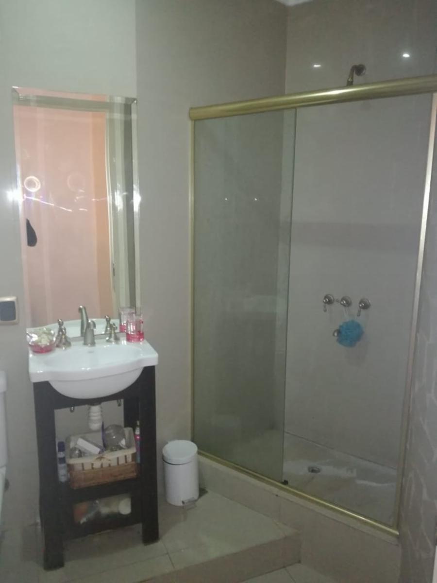 4 Ambientes frente 2 baños completos-1 bañera, otro con ducha, Cocina Comedor de Concepto abierto MB. — foto 10