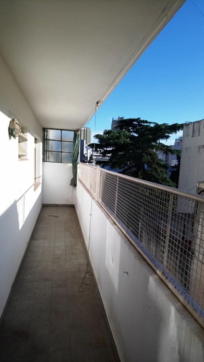 SEMIPISO 3 ambientes Contrafrente vista abierta con Luminosidad - doble circulación gran balcón — foto 10