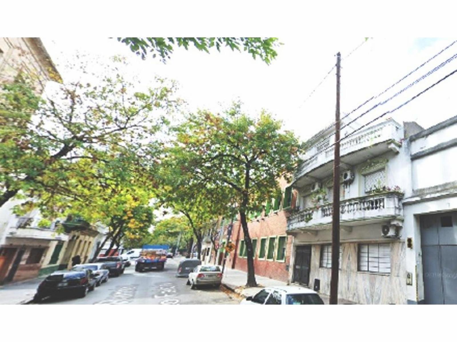 PH 3 amb. tipo Casa Frente 1 piso con balcón Muy linda la cocina y el baño por sus remodelaciones