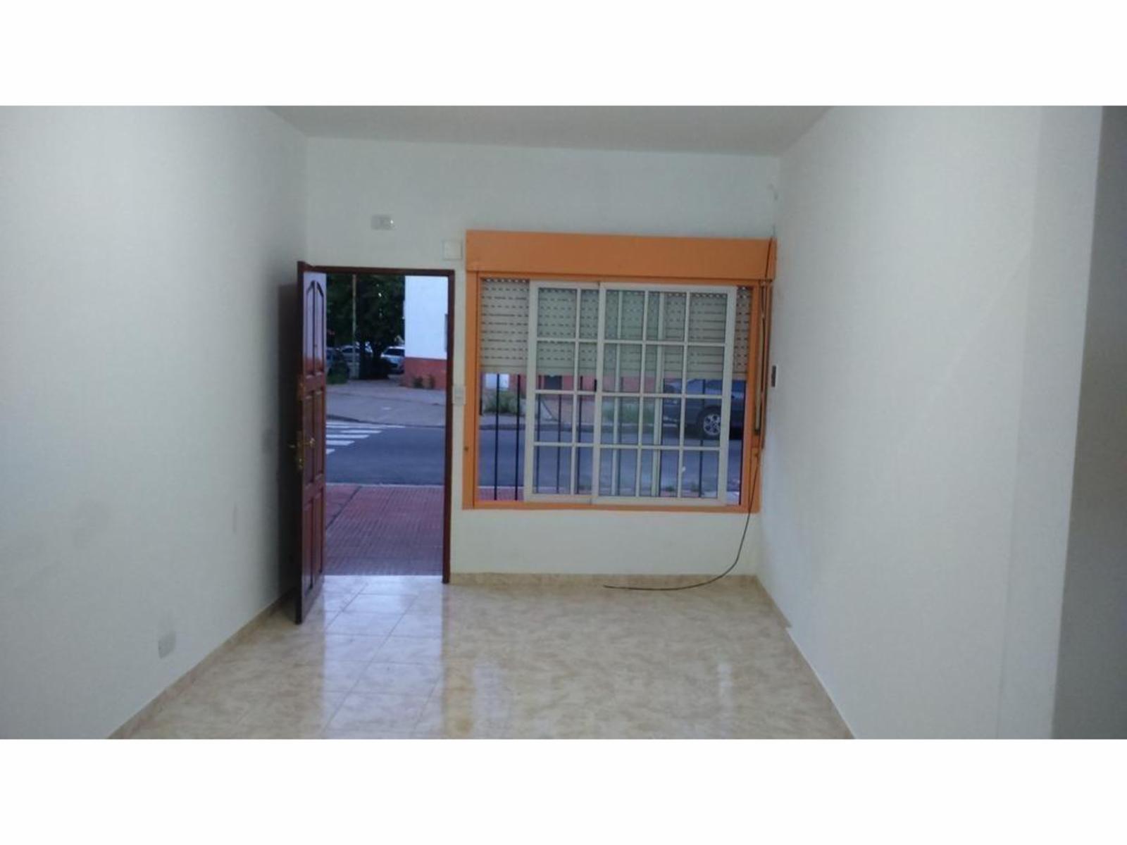 Departamento Tipo Casa entrada indep. Venta 1 AMB Dividido en 2 con patio RECICLADO A NUEVO — foto 3