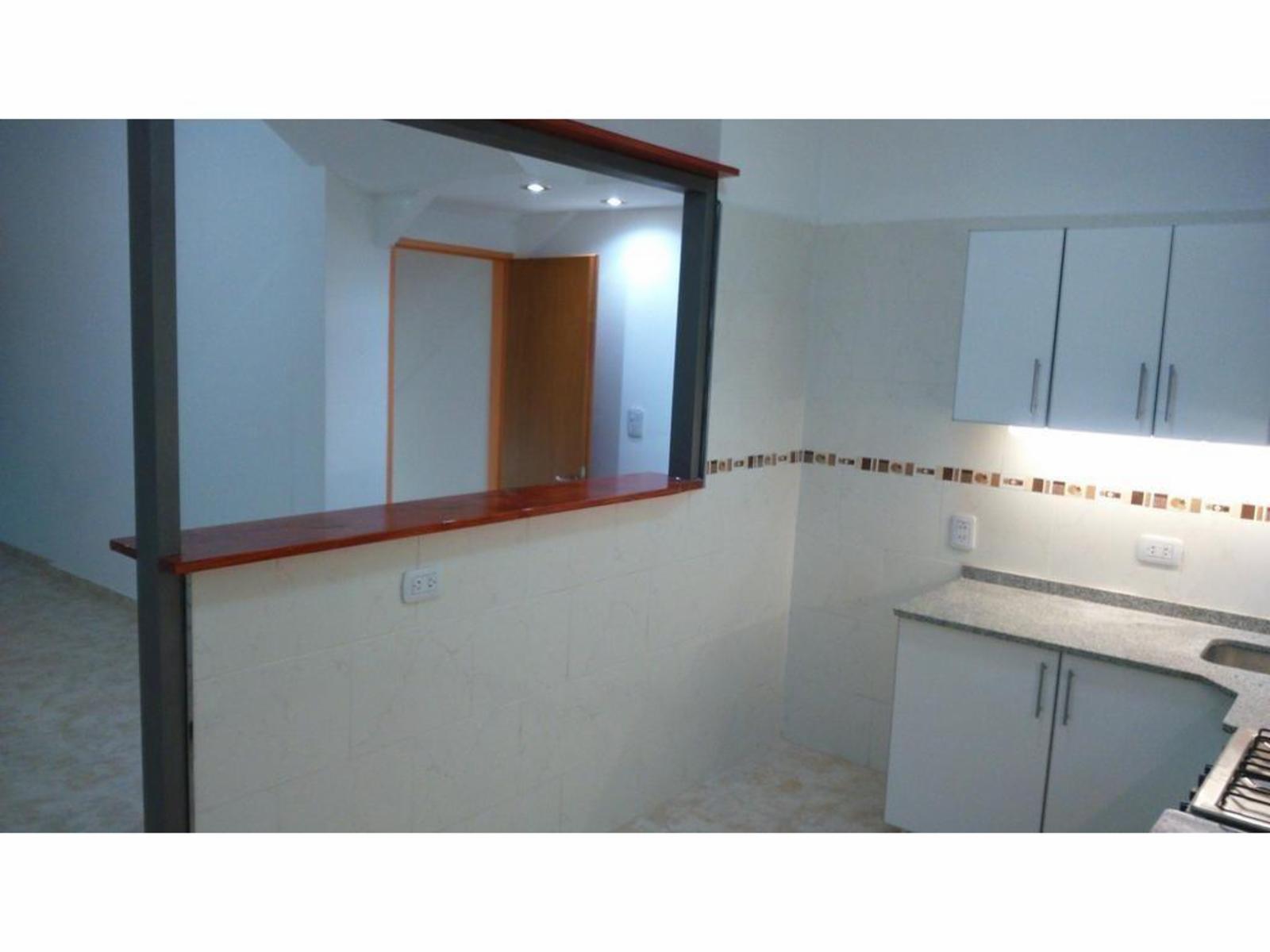 Departamento Tipo Casa entrada indep. Venta 1 AMB Dividido en 2 con patio RECICLADO A NUEVO — foto 4