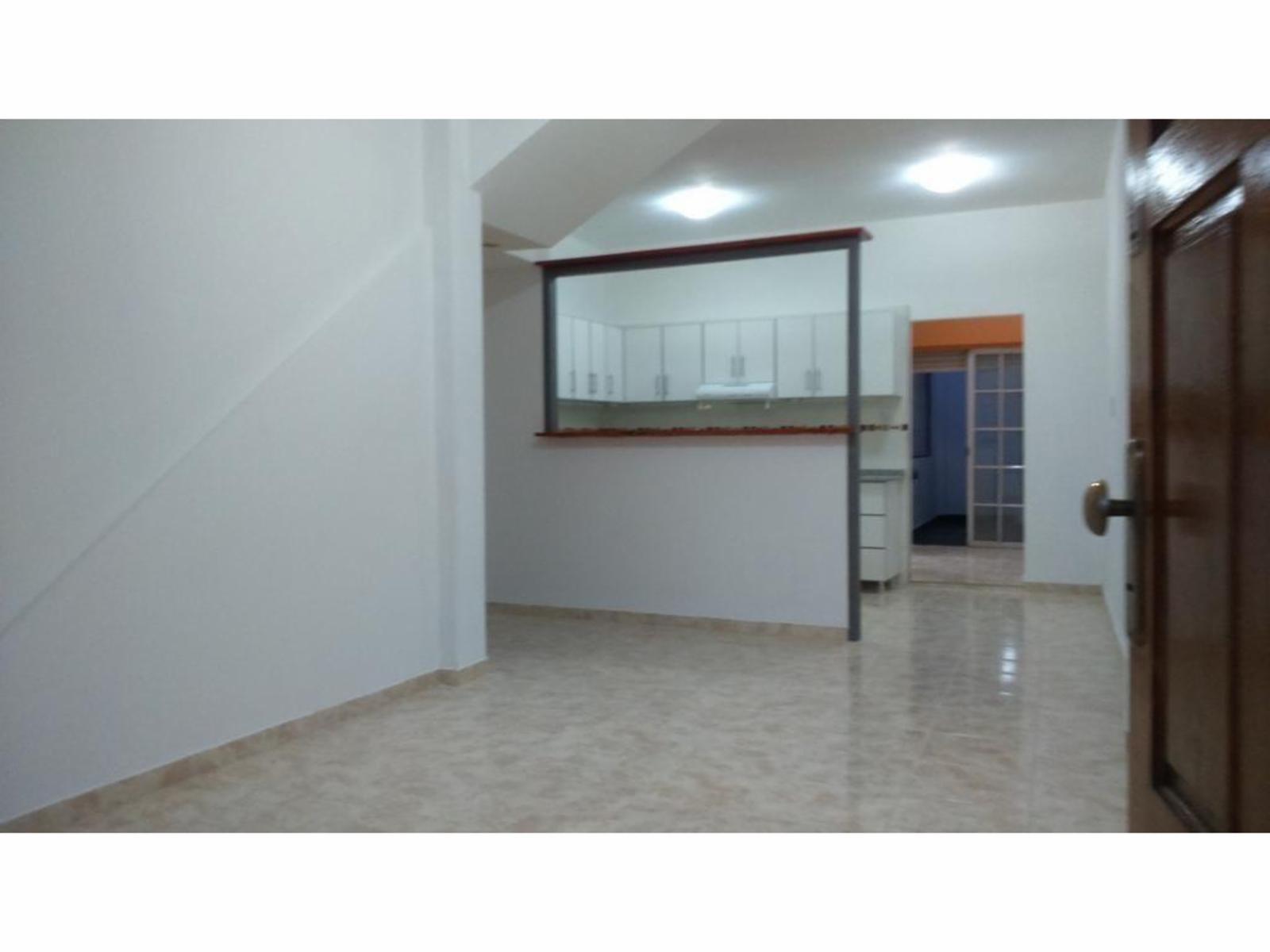Departamento Tipo Casa entrada indep. Venta 1 AMB Dividido en 2 con patio RECICLADO A NUEVO — foto 13