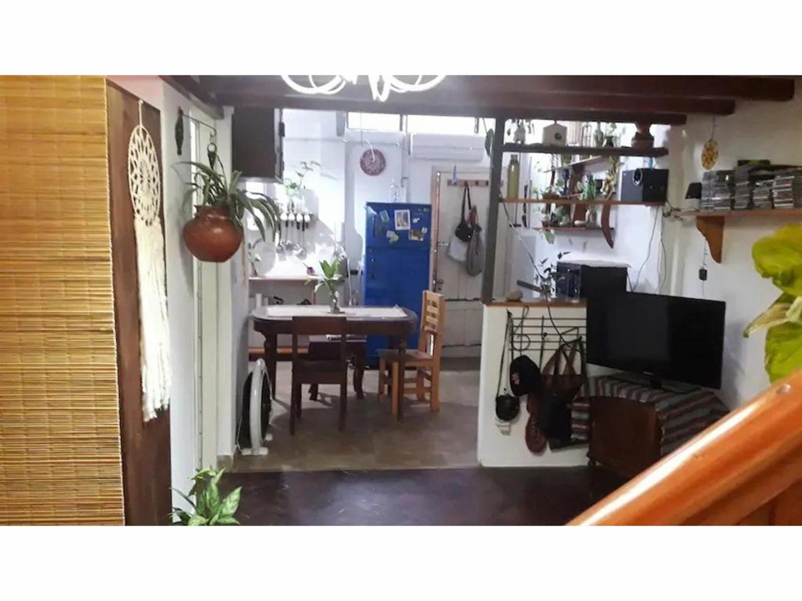 PH x pasillo es casi 2Amb.reciclado con entrepiso y terraza chica propia baño-cocina a gas equipada — foto 6