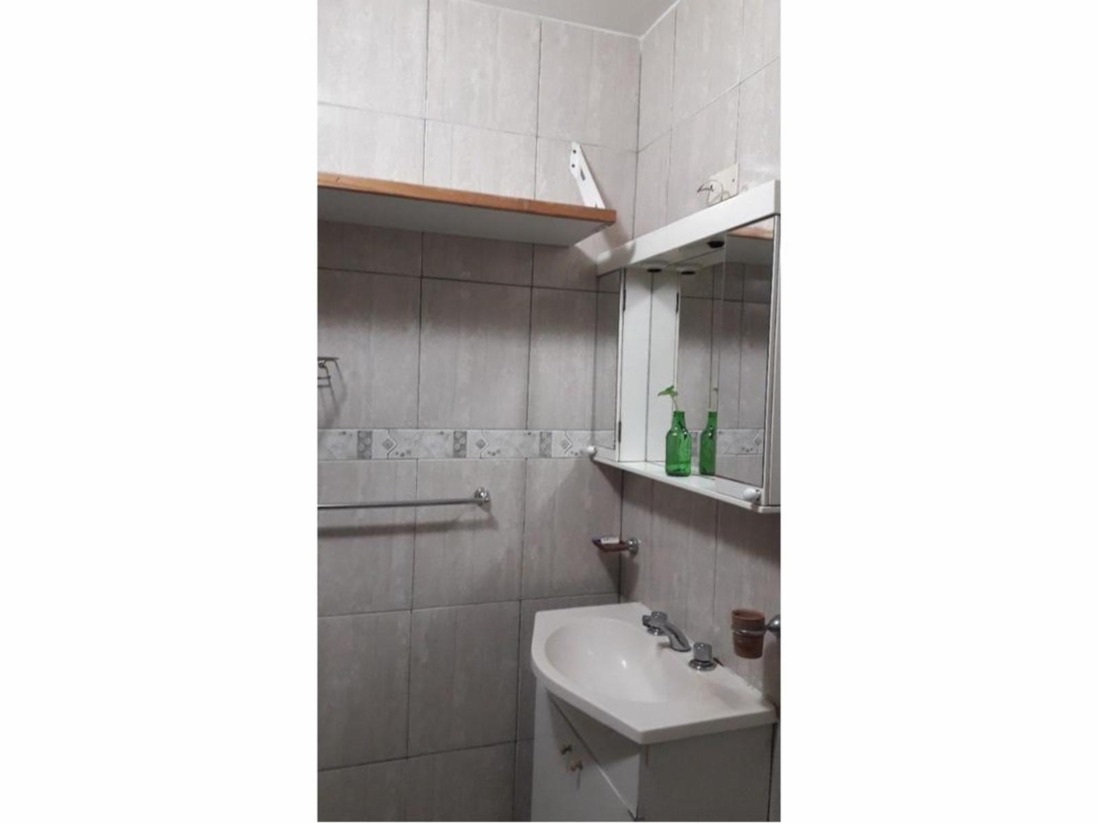 PH x pasillo es casi 2Amb.reciclado con entrepiso y terraza chica propia baño-cocina a gas equipada — foto 8