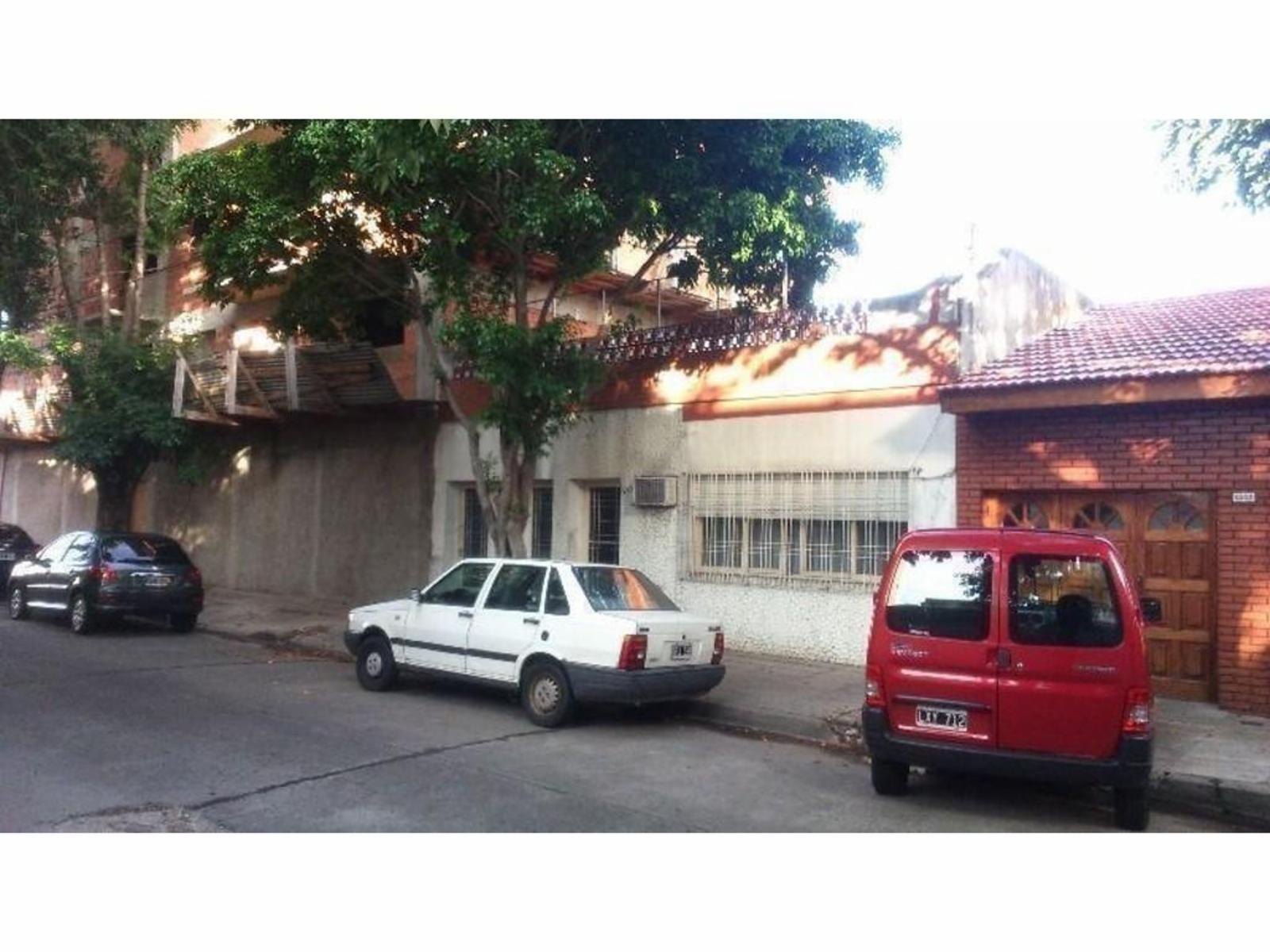 Importante casa garaje patio terraza, 3 dormitorios, 2 baños, gran cocina comedor, estilo moderno — foto 2