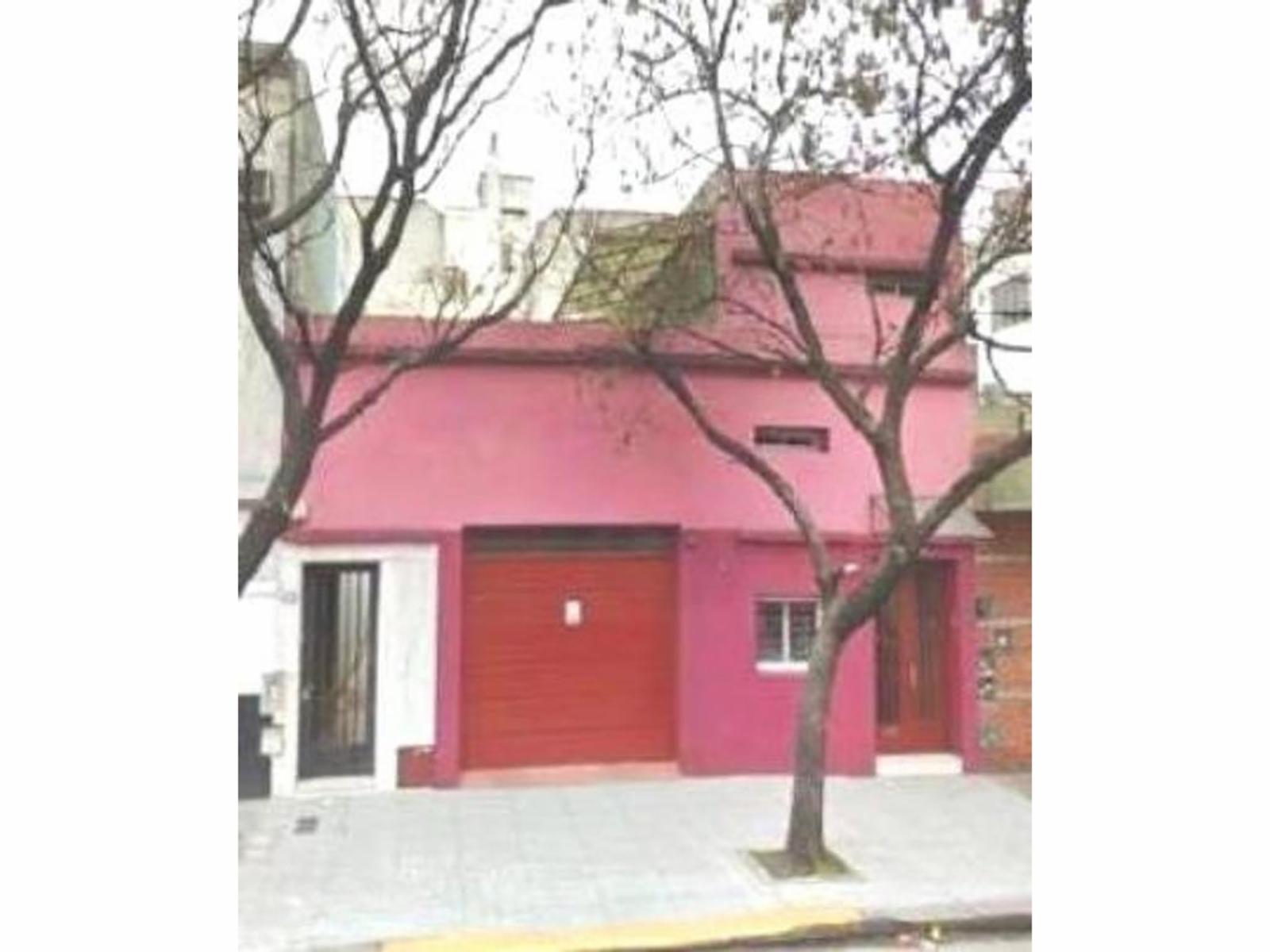 Casa-PH 3 AMB. MB* Frente*Entrada independiente Gje.Cubierto grande-Patio Ttza* Muy Bien Reciclado* — foto 3