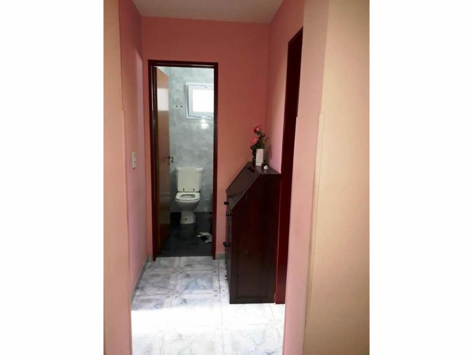 Casa-PH 3 AMB. MB* Frente*Entrada independiente Gje.Cubierto grande-Patio Ttza* Muy Bien Reciclado* — foto 13