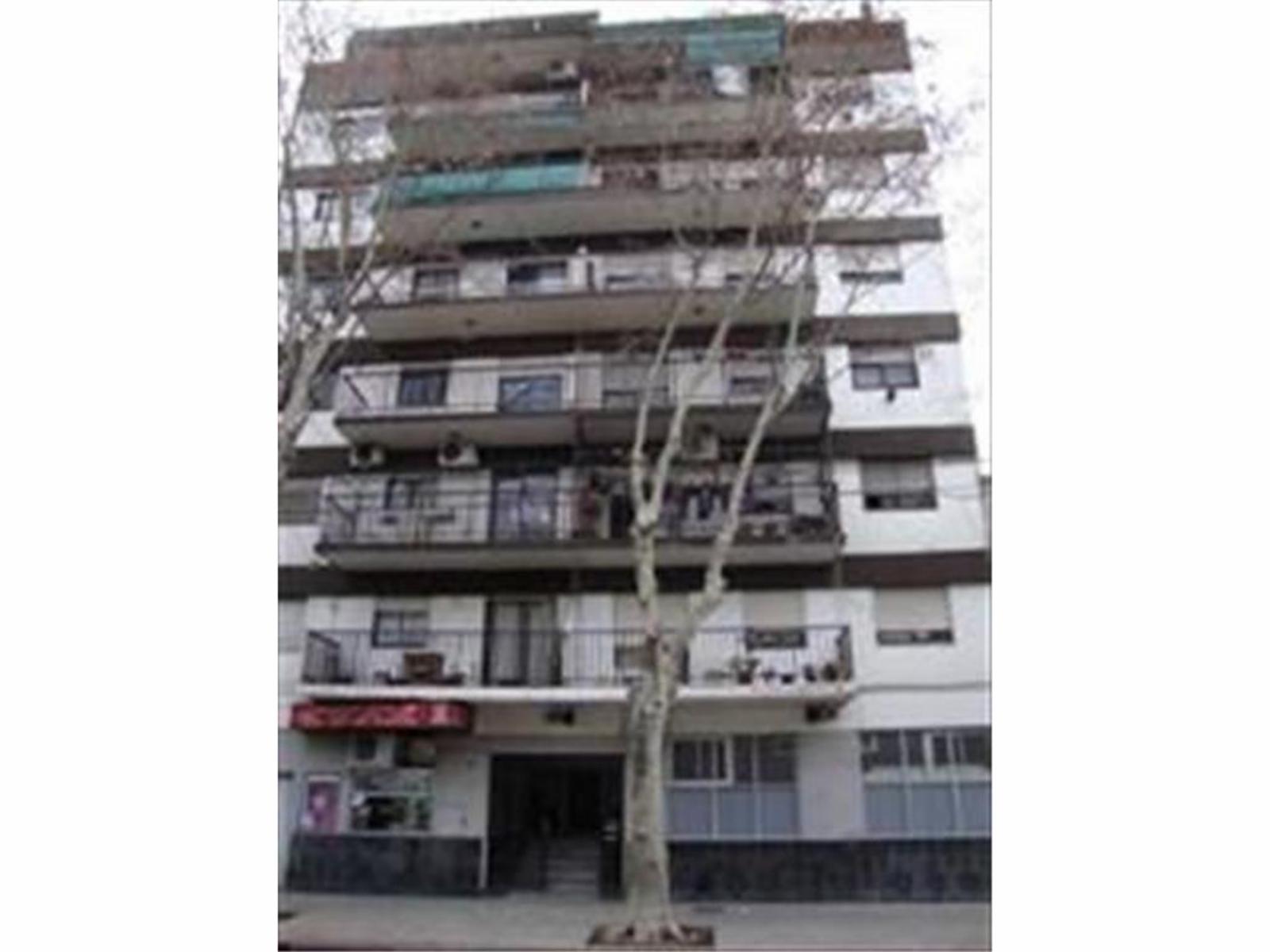 Departamento en Venta 2 Dormitorios contrafrente muy luminoso aireado excelente ubicación — foto 2