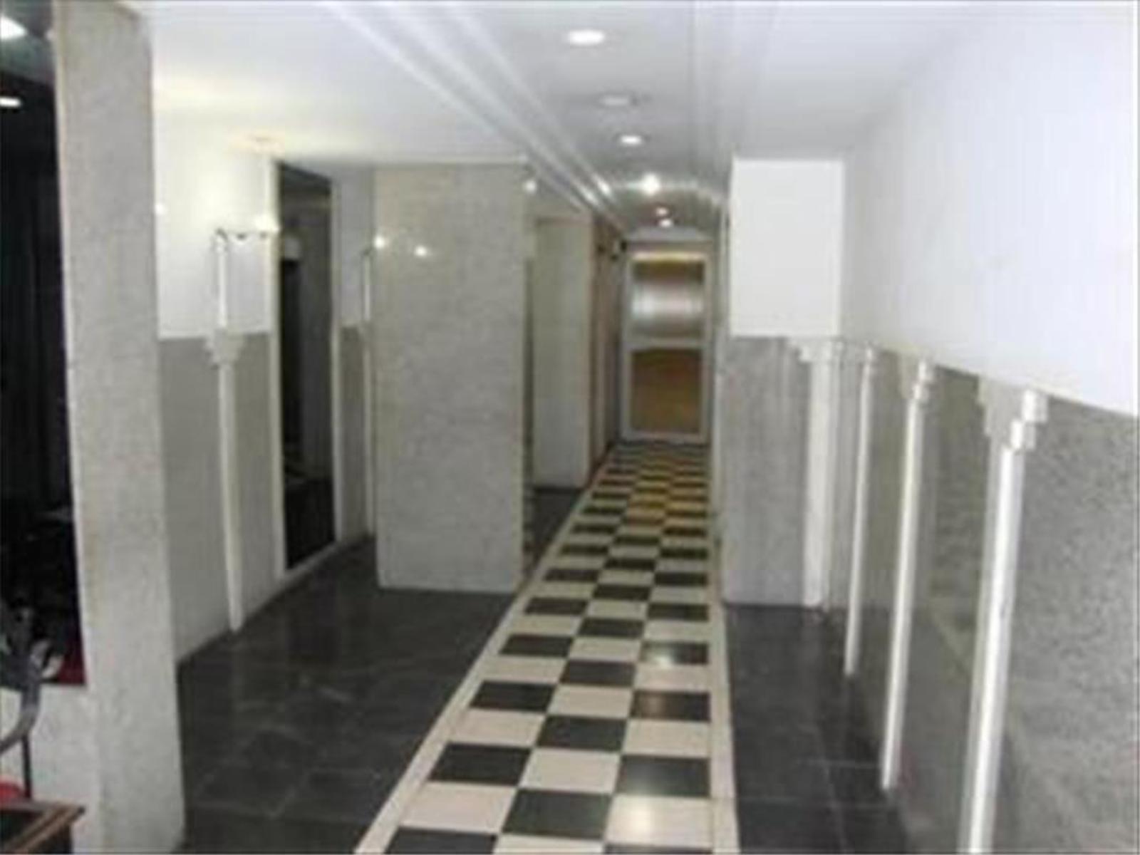 Departamento en Venta 2 Dormitorios contrafrente muy luminoso aireado excelente ubicación — foto 4