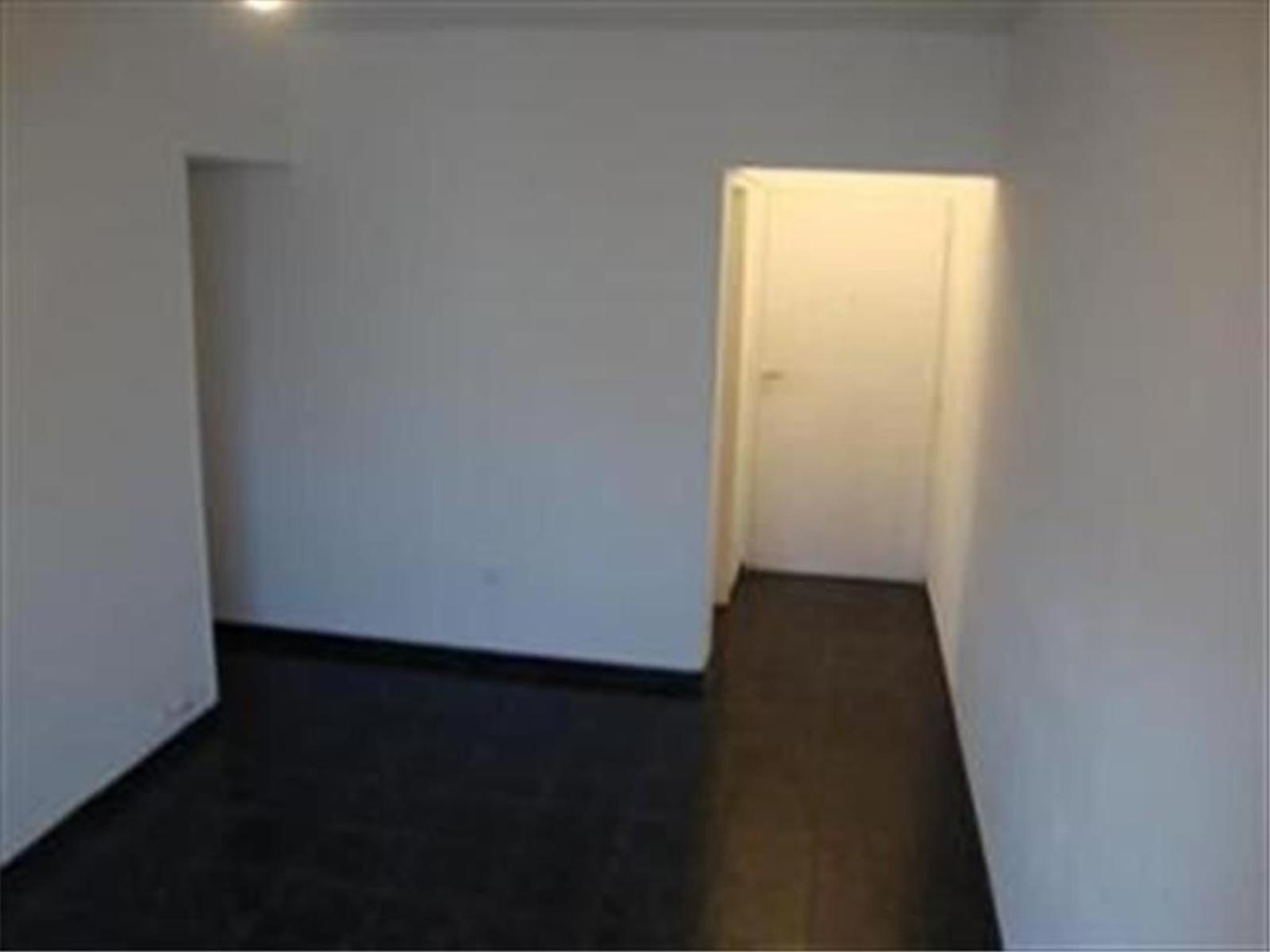 Departamento en Venta 2 Dormitorios contrafrente muy luminoso aireado excelente ubicación — foto 6
