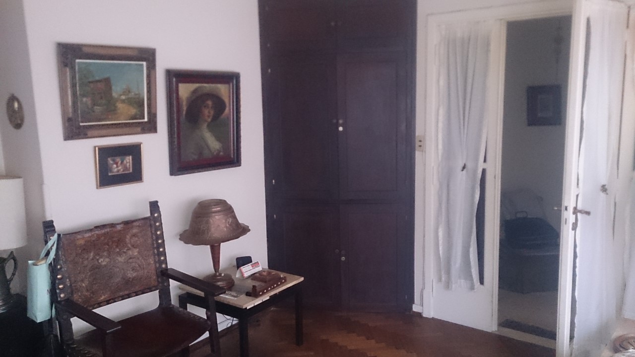 Casa de 4 Amb. con Cochera, Terraza, Patio, Lavadero, Toilette,Hall de Recepción Buena Distribución — foto 9