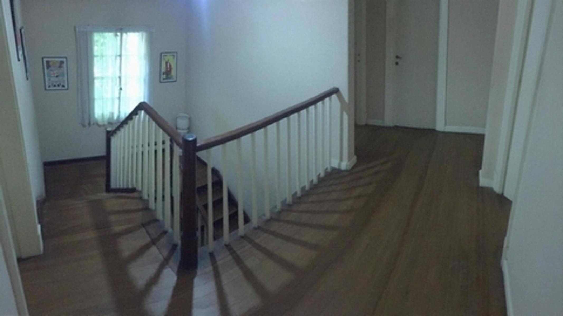 Casa de Estilo Ingles , Quincho, cochera , terraza, jardín, Balcon, sótano, dependencia. — foto 8