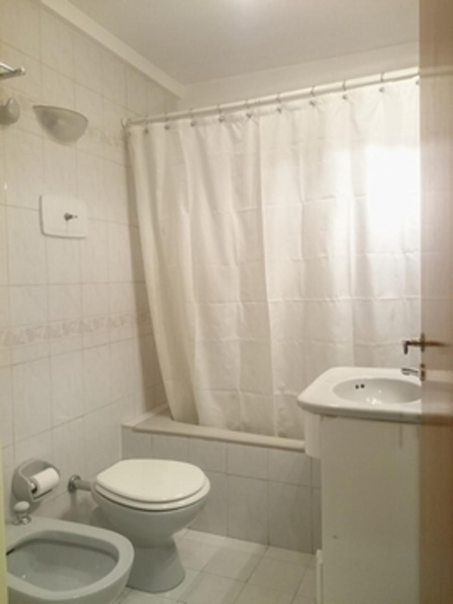 Piso de 4 Amb. a la calle con cochera, balcon, toilette, sala de planchado, Dep. Scio, Lavadero. — foto 2