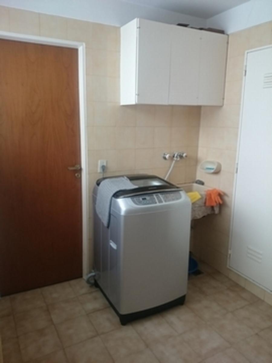 Piso de 4 Amb. a la calle con cochera, balcon, toilette, sala de planchado, Dep. Scio, Lavadero. — foto 5