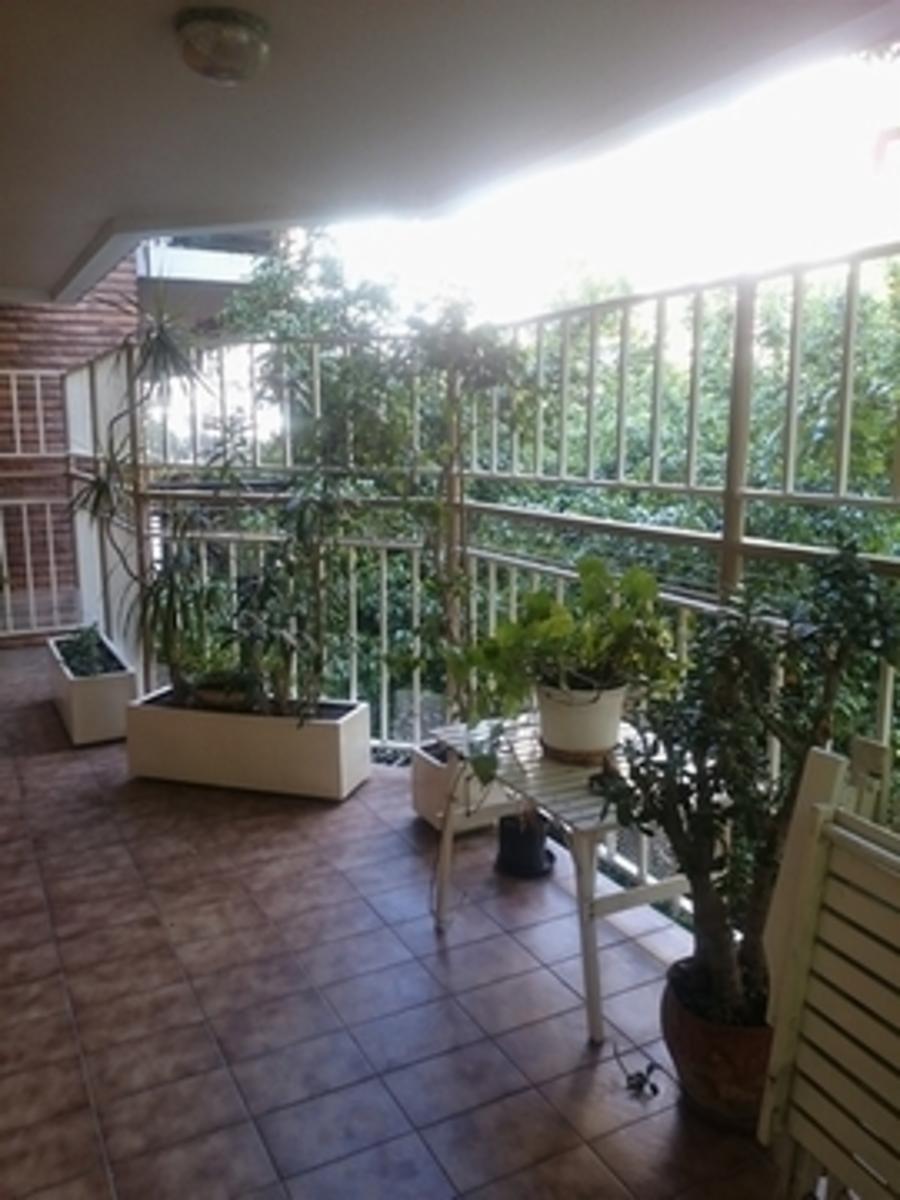Piso de 4 Amb. a la calle con cochera, balcon, toilette, sala de planchado, Dep. Scio, Lavadero. — foto 6