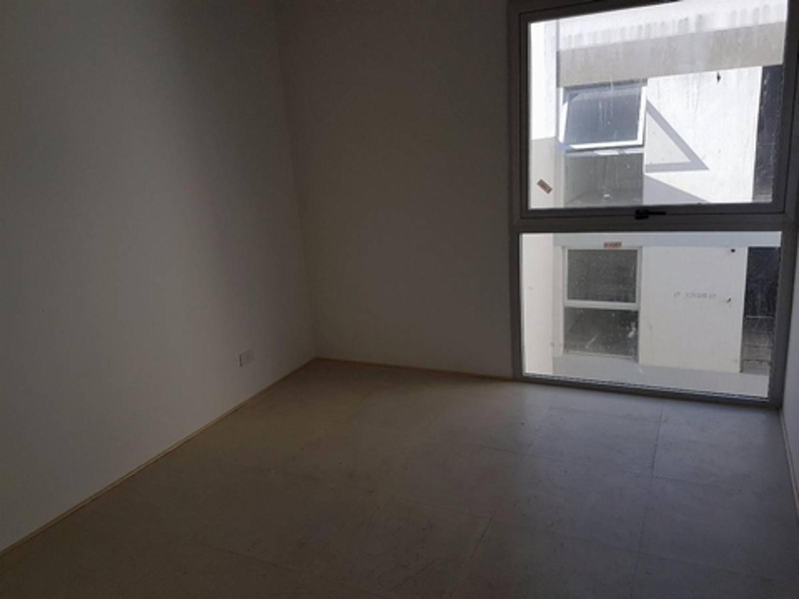 Hermoso Dpto de 2 Ambientes con terraza, muy moderno y super luminoso 3er piso por escalera — foto 6
