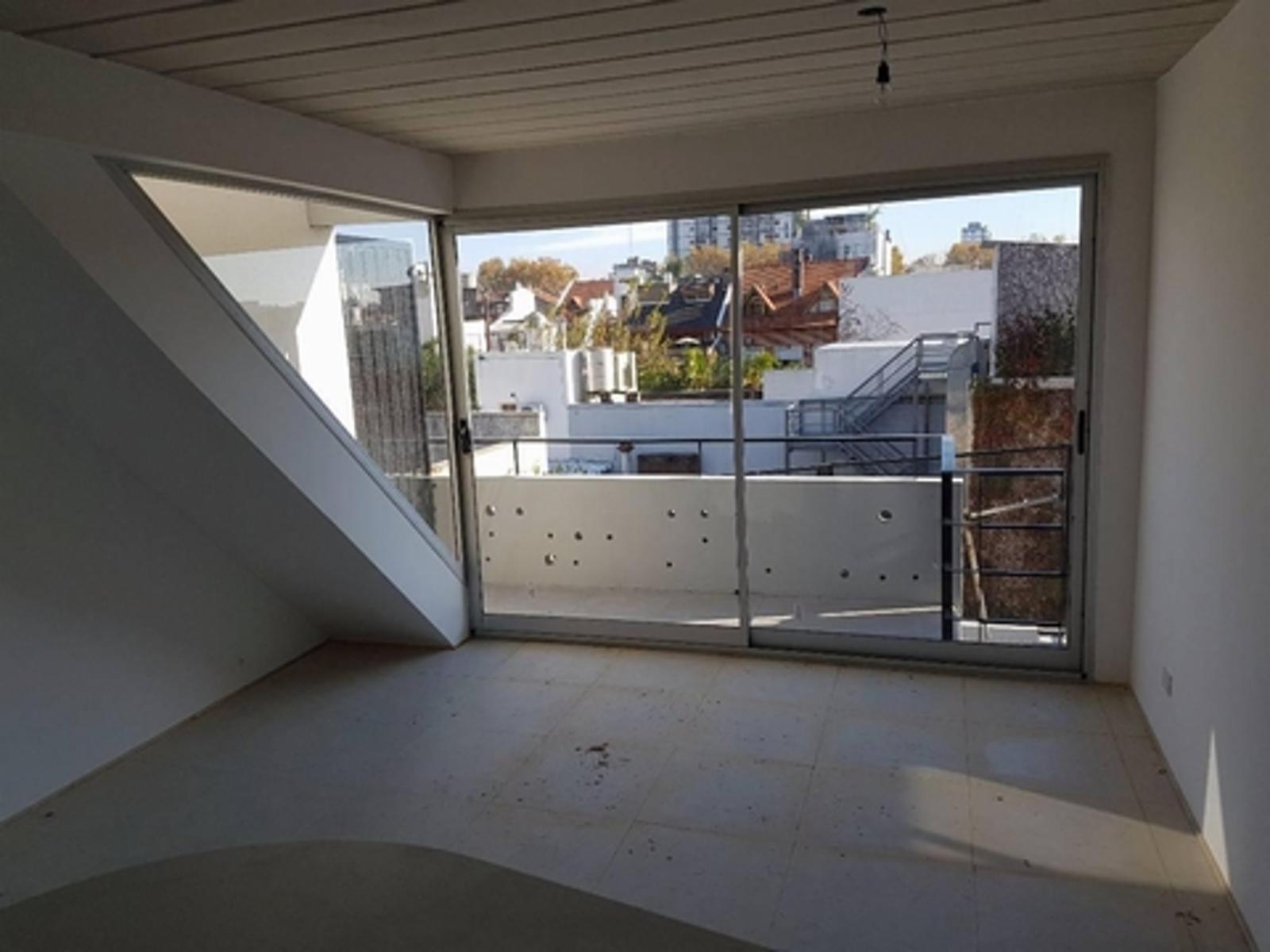 Hermoso Dpto de 2 Ambientes con terraza, muy moderno y super luminoso 3er piso por escalera — foto 8