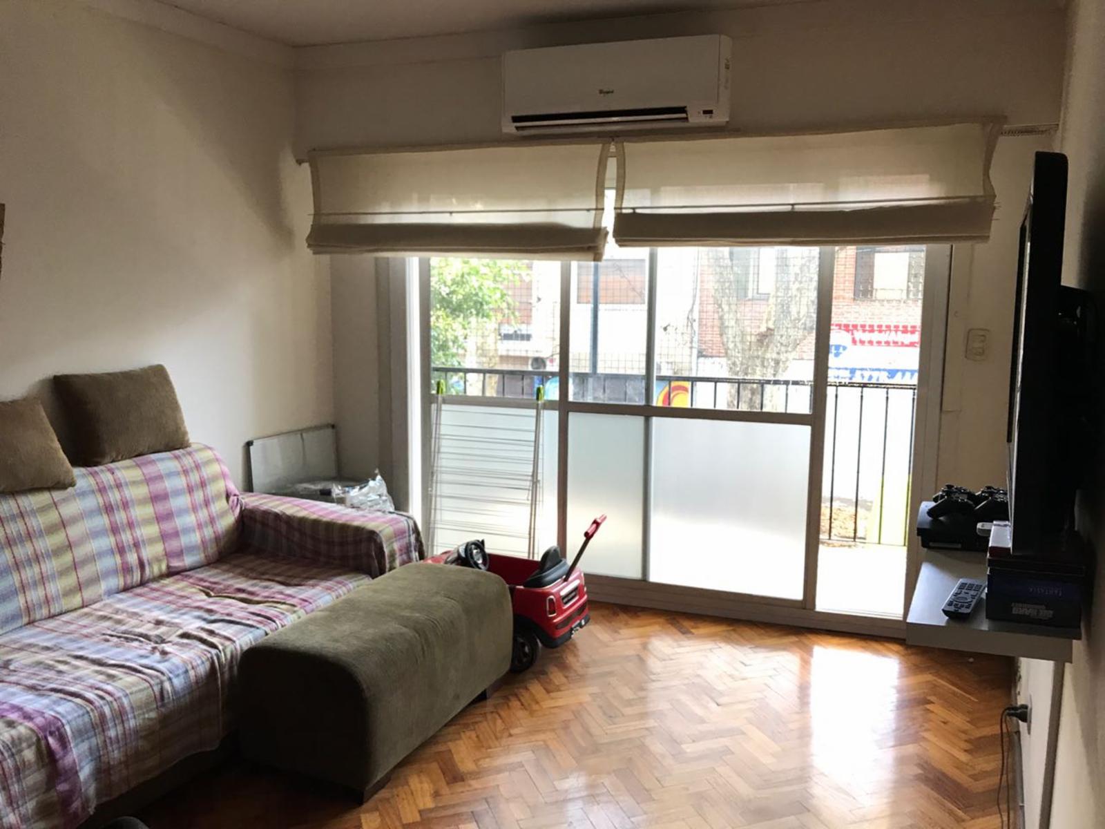 Depto 3 Amb a la calle con balcon de 8 mt , toilette bajas Exp. OPORTUNIDAD — foto 5