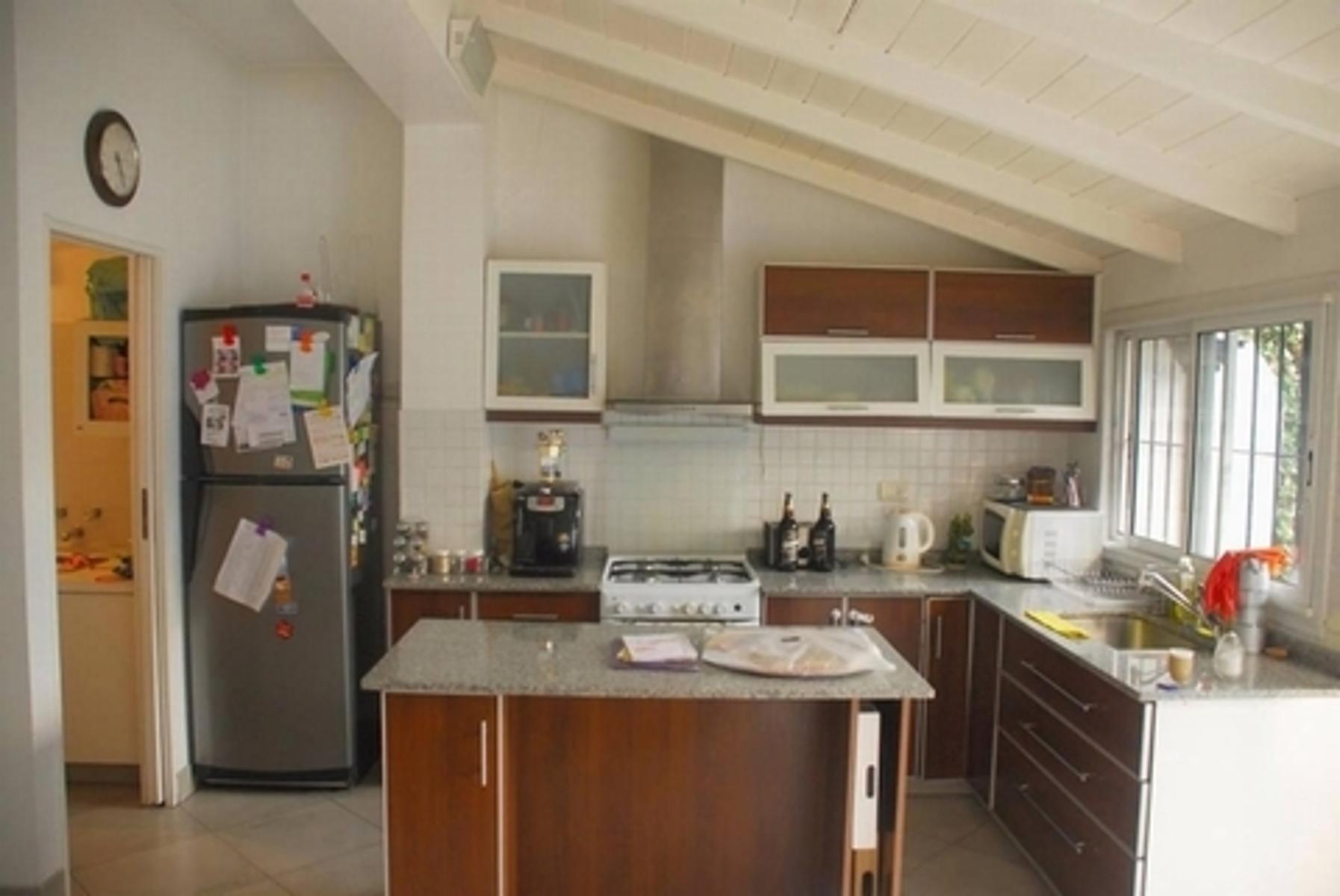 Hermoso Duplex en zona Olivos Golf 4 amb. pileta,jardin, parrilla. 3 baños — foto 9